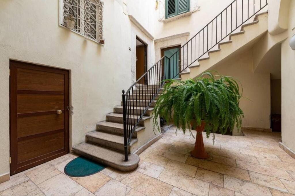 Apt 2 In The Historic Center Бари Екстериор снимка