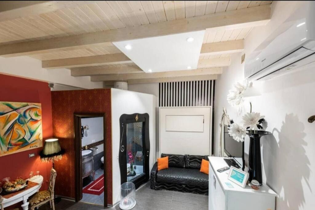 Apt 2 In The Historic Center Бари Екстериор снимка